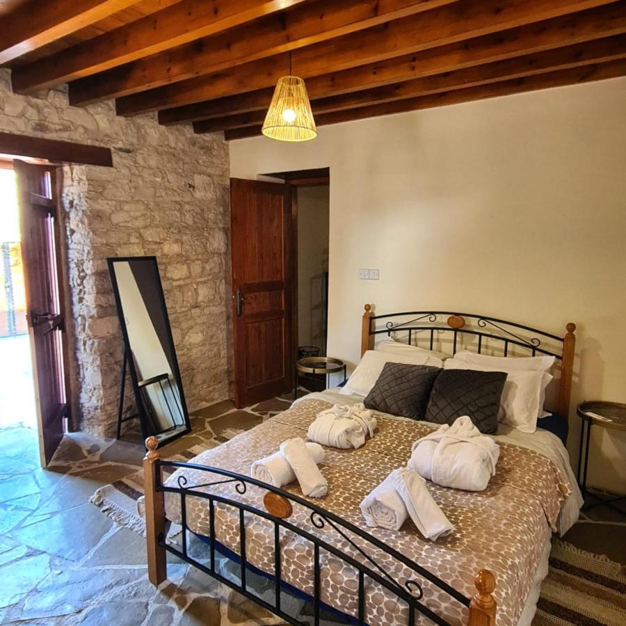 The Stonehouse Suites With Private Bath Spas 레메소스 외부 사진
