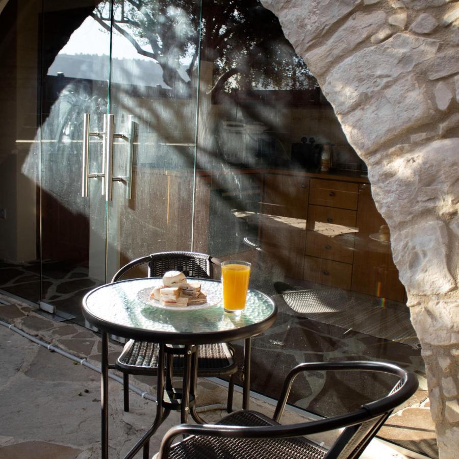 The Stonehouse Suites With Private Bath Spas 레메소스 외부 사진