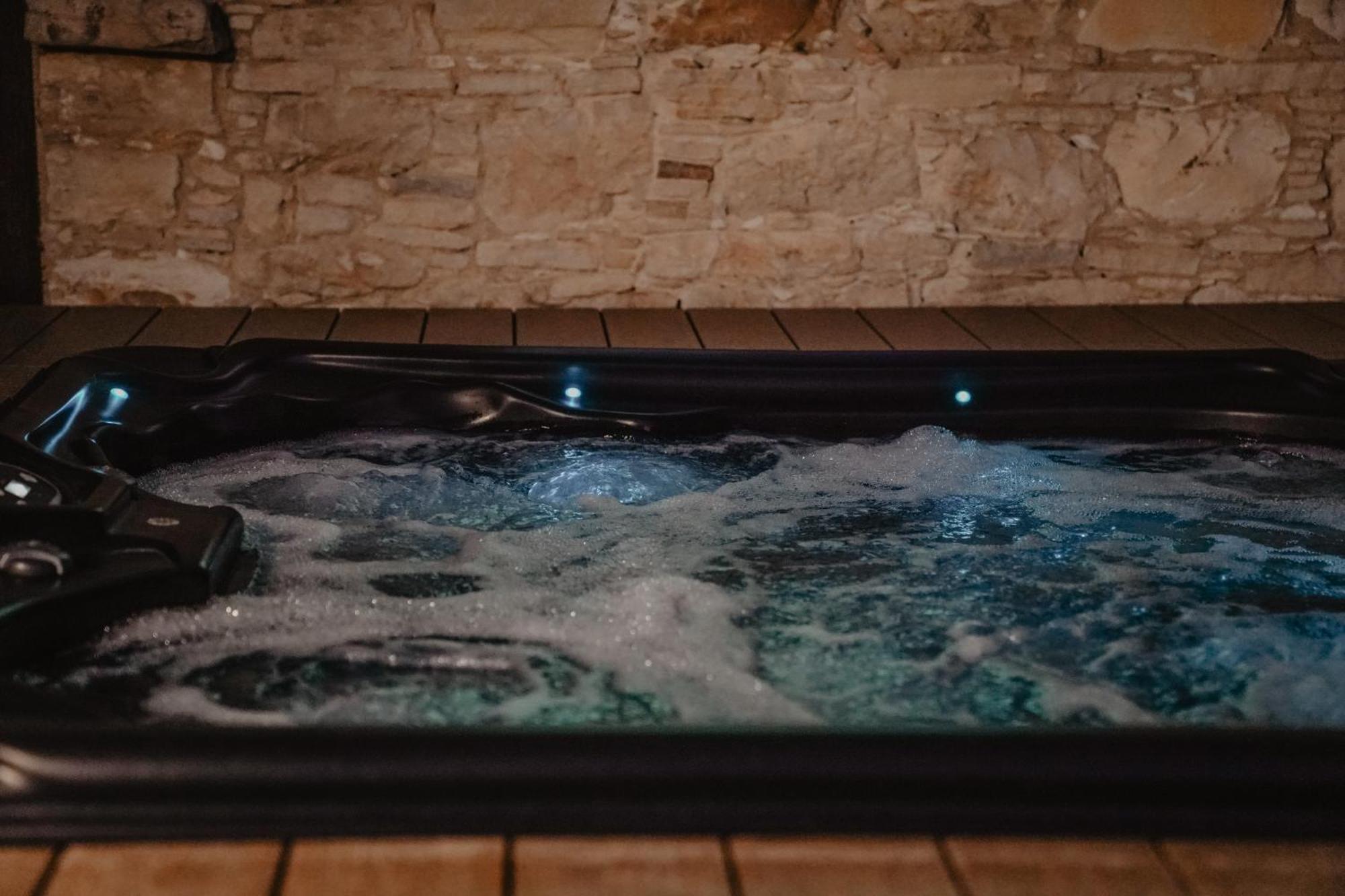 The Stonehouse Suites With Private Bath Spas 레메소스 외부 사진