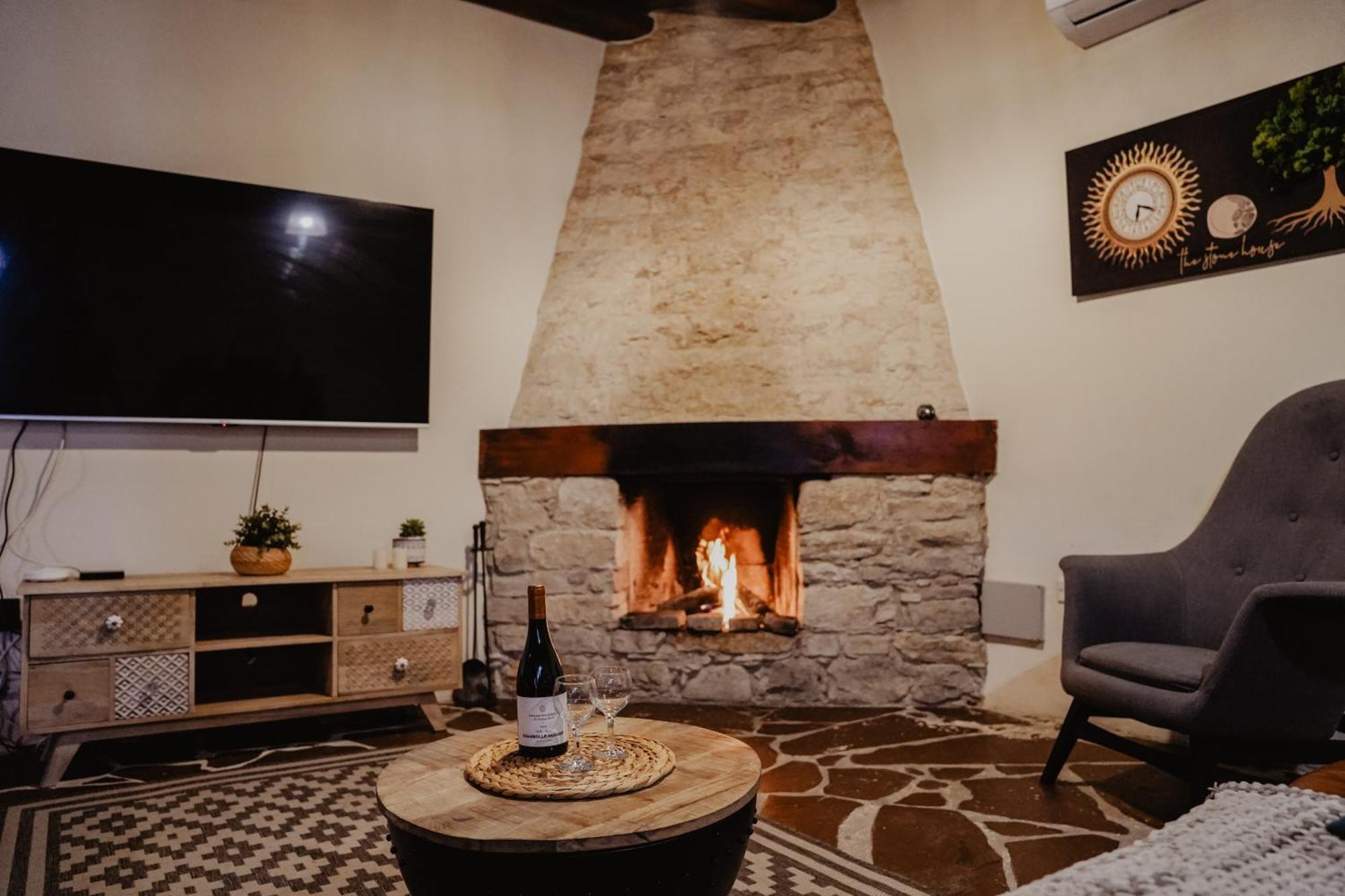 The Stonehouse Suites With Private Bath Spas 레메소스 외부 사진