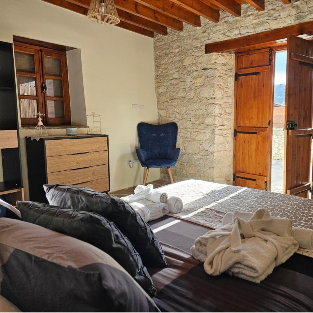 The Stonehouse Suites With Private Bath Spas 레메소스 객실 사진