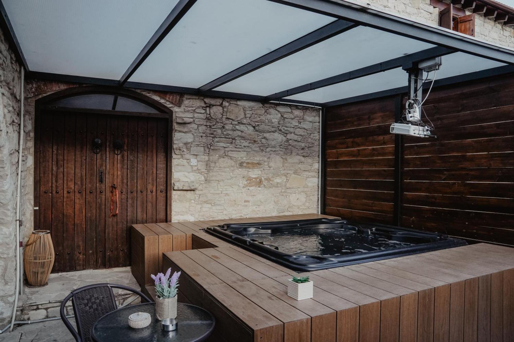 The Stonehouse Suites With Private Bath Spas 레메소스 객실 사진